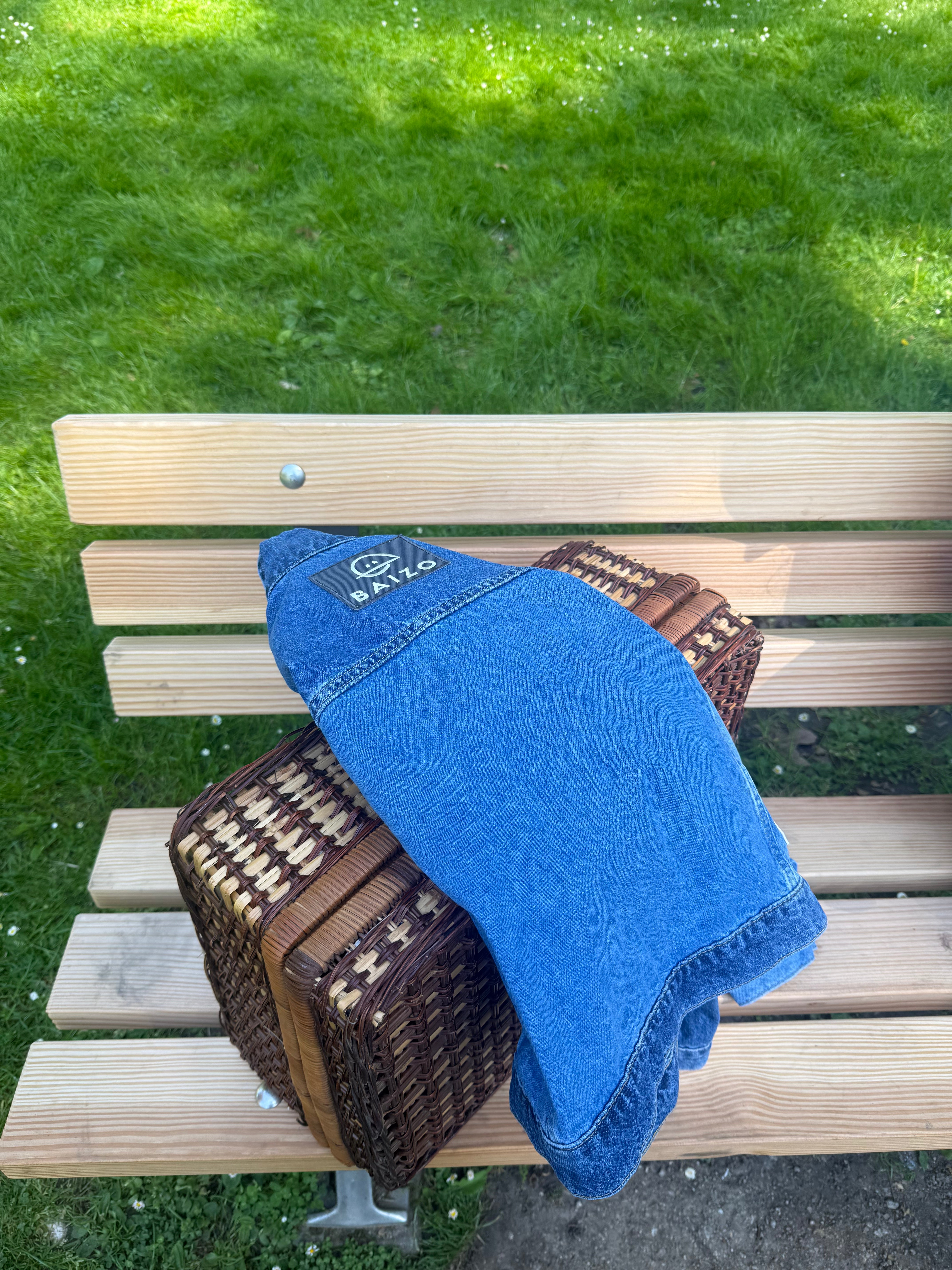 80 - Plain Blue